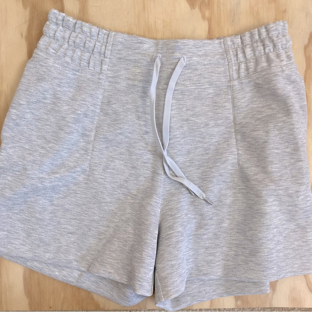 Lululemon Soft Ambitions High Rise Short 4" Heathered Core Ultra Light Grey